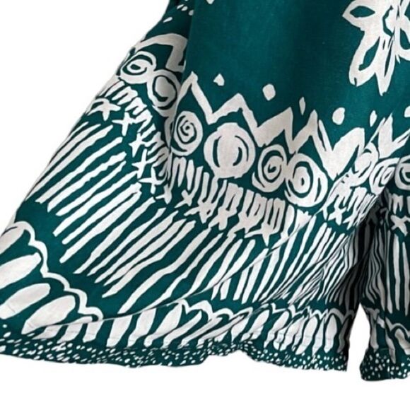 American Weekend Floral Bermuda Shorts XL Green White - Picture 6 of 7